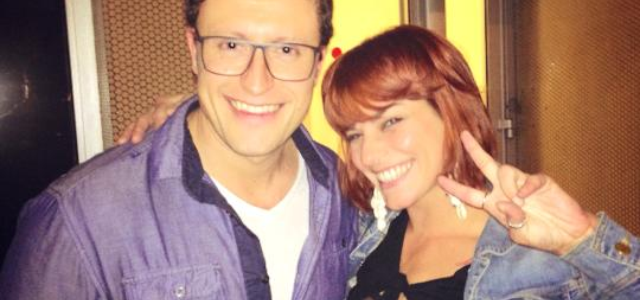 C’est dans les coulisses de Virgin Radio que je rencontre la sublime Fauve Hautot lors de la soirée spéciale présentée par Cyril Hanouna. Toujours aussi gracieuse, elle n’a pas hésité à partager un moment avec moi, en toute simplicité.