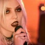 TAYLOR-MOMSEN-provoque-encore